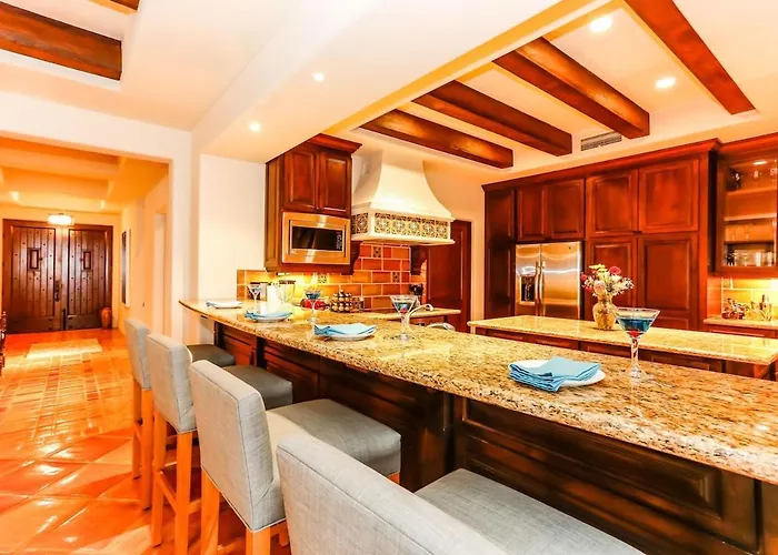 Luxury Beachfront Penthouse Hot Tub And Ocean Views * Cabo San Lucas